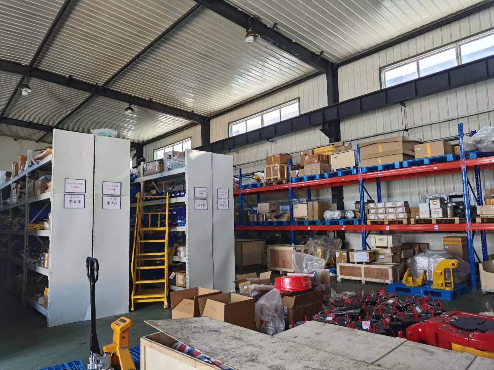 Daftar Suku Cadang ROUGHNECK BESI NOV